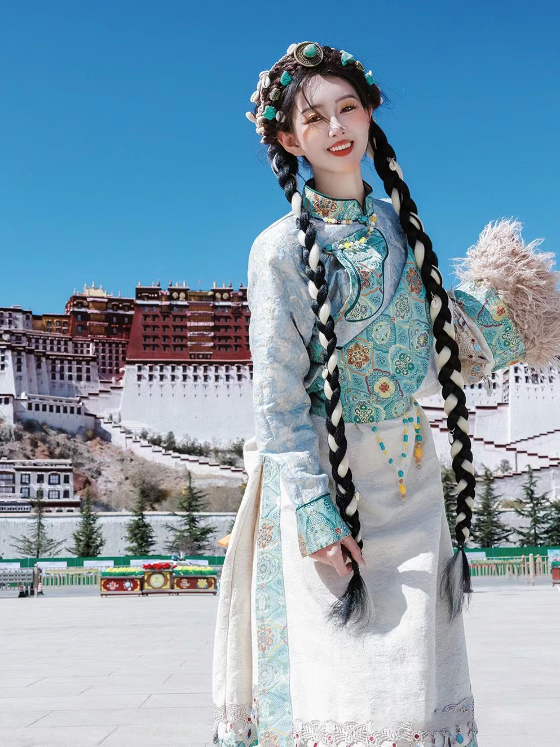 Blue Tibetan Ethnic Noblewoman - Ethnic Clothing & Online Fashion Store Khaadi Uk บทวิจารณ์และราคา