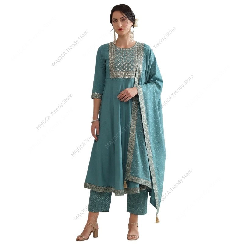 Peacock Blue Indian Women 3 Pi - Salwar Kameez Set บทวิจารณ์และราคา