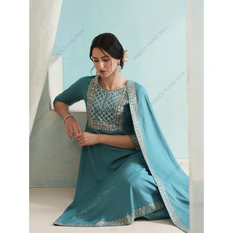 Peacock Blue Indian Women 3 Pi - Salwar Kameez Set บทวิจารณ์และราคา