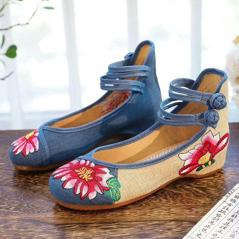 Woman Wedges Embroidered Cloth - Ethnic Style บทวิจารณ์และราคา